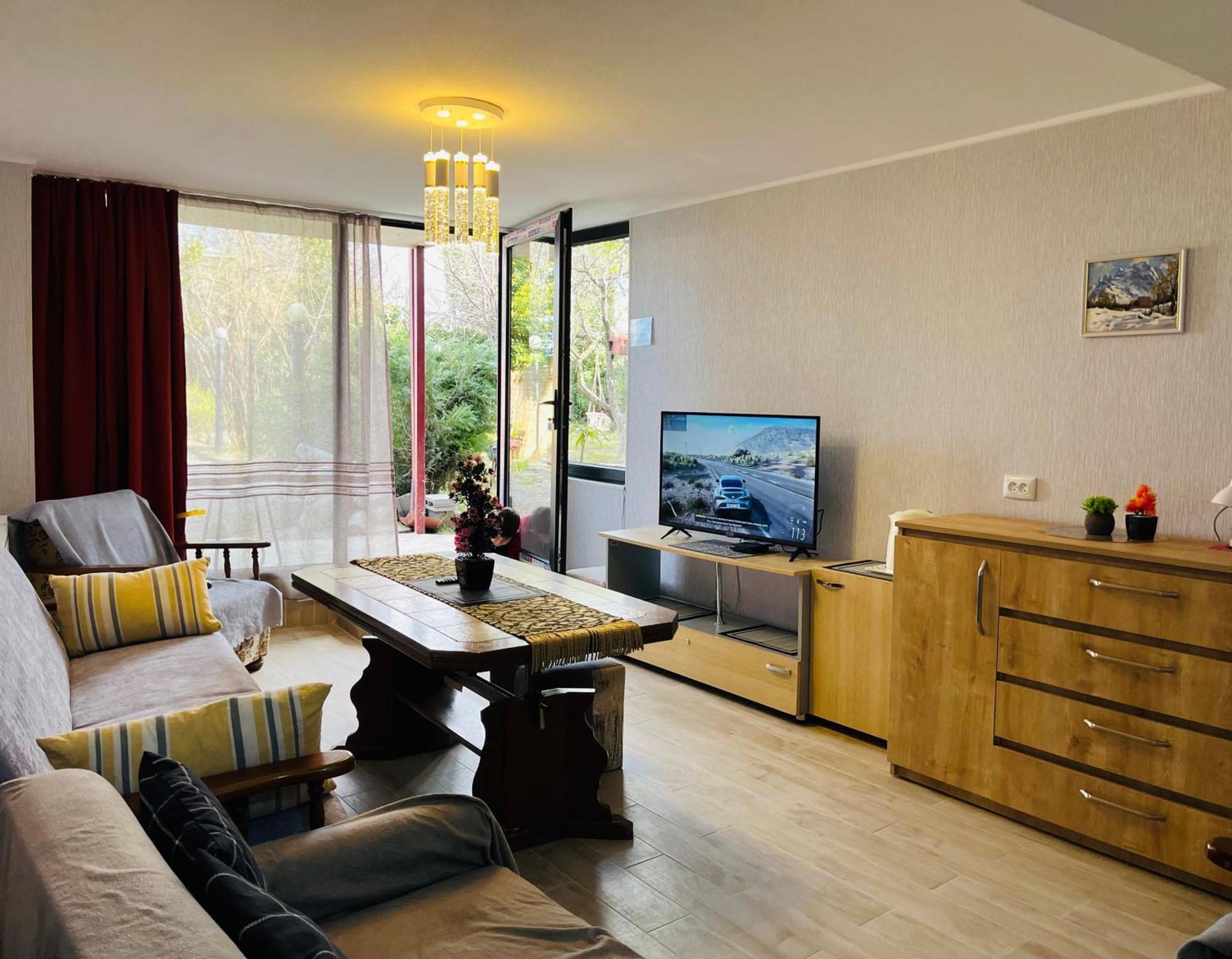 Guest House Poligloti Telavi Exterior photo