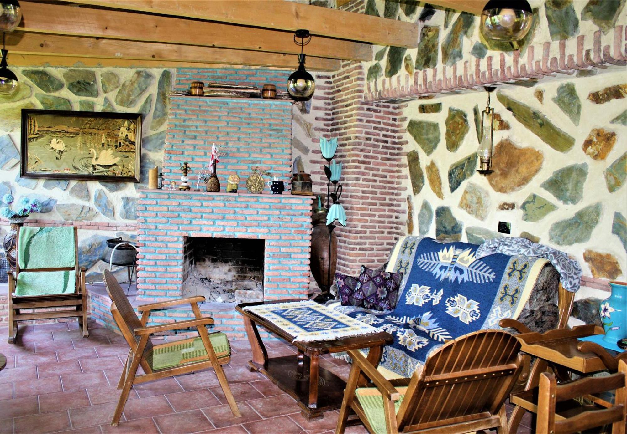 Guest House Poligloti Telavi Exterior photo