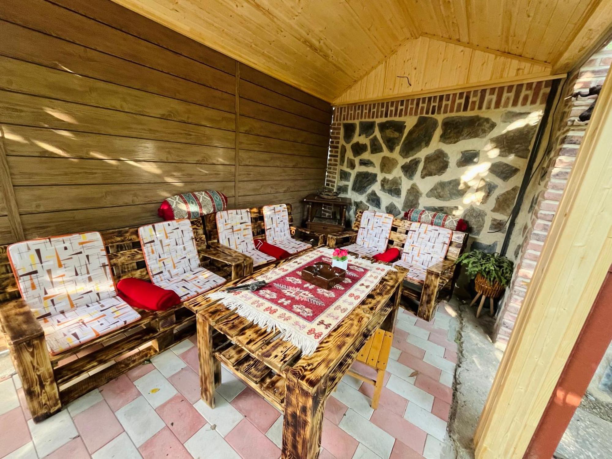 Guest House Poligloti Telavi Exterior photo