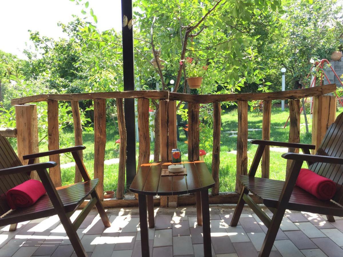 Guest House Poligloti Telavi Exterior photo