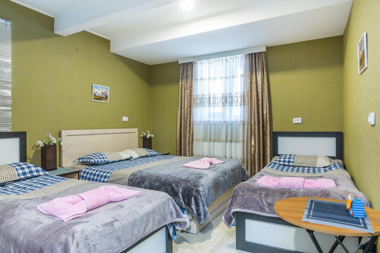 Guest House Poligloti Telavi Exterior photo